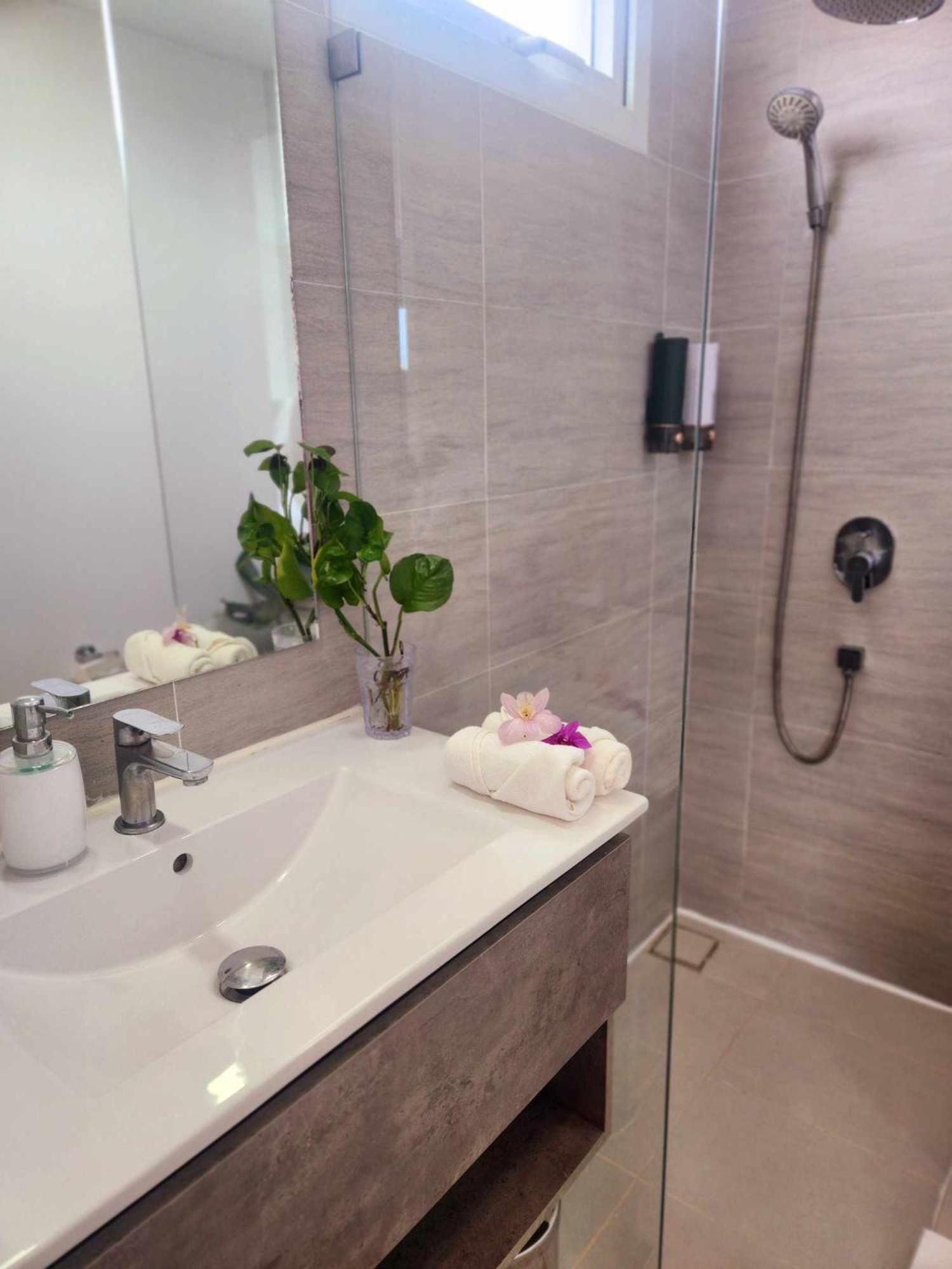ทีพักติดหาดแหลม​แม่พิมพ์​Mantra Condo​ Rayong​ Ban Ang Exterior foto